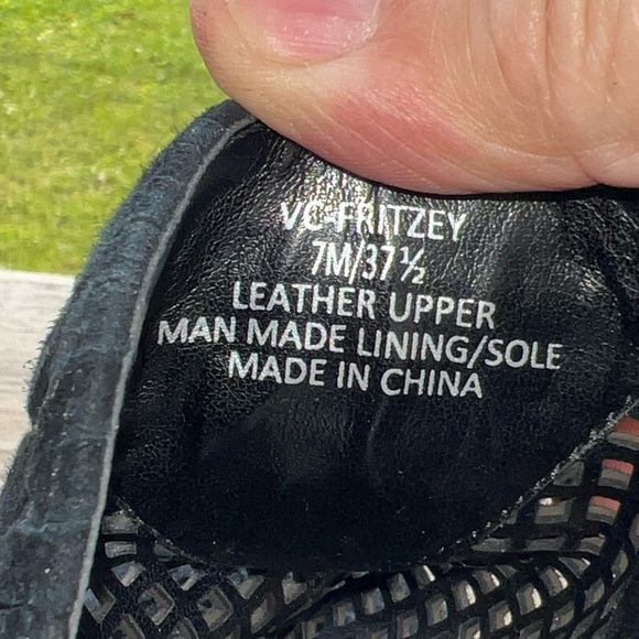 Vince Camuto Booties VC-Fritzey Black Brown Cut Out Chunky Heels Bootie Size 7 - Picture 11 of 11